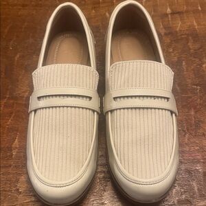 JF Eleanora Classic, Cream Penny Loafers - Size 9.5